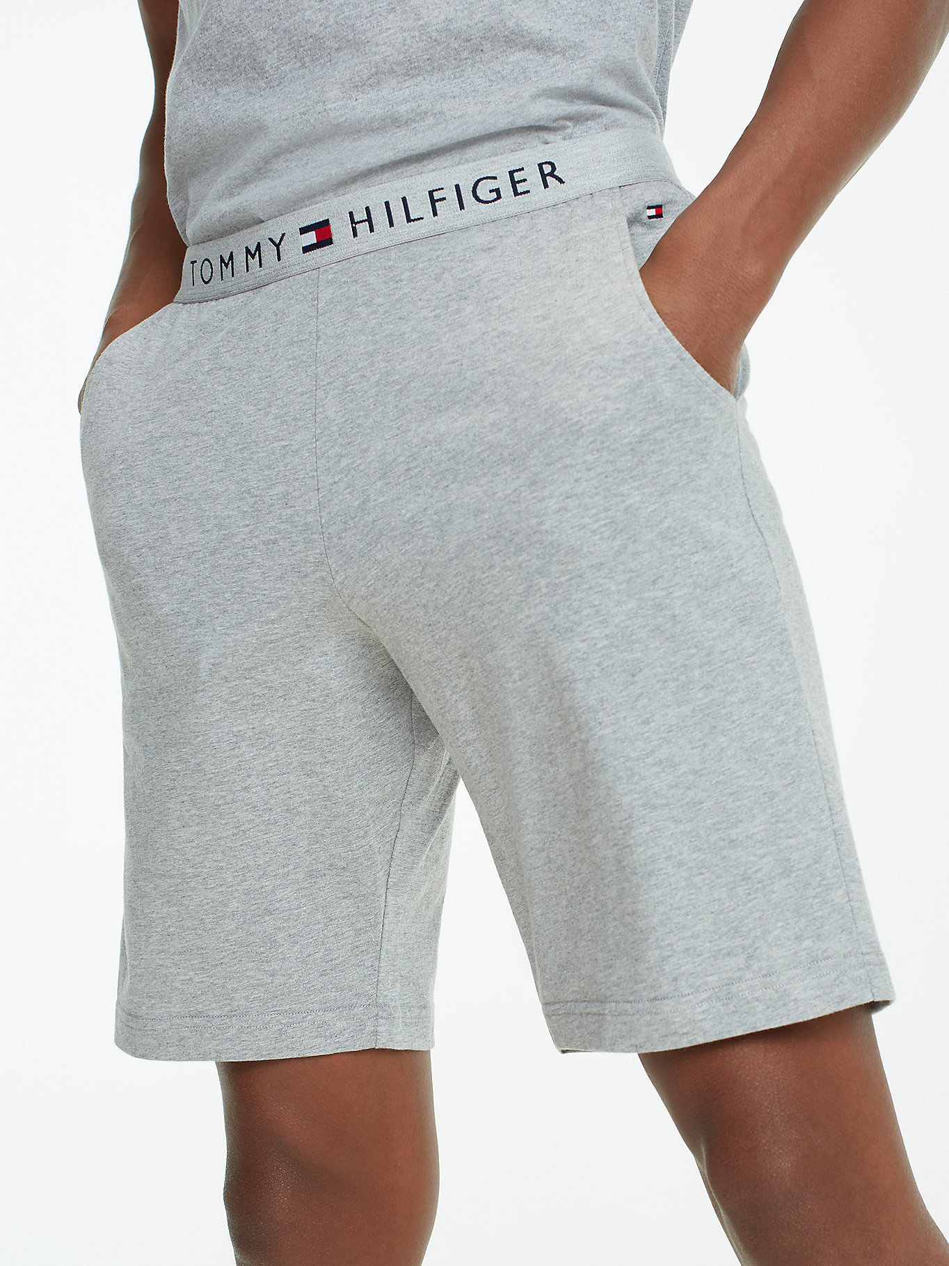 Tommy Hilfiger - kraťasové nohavice UM0UM01203 004 sivá