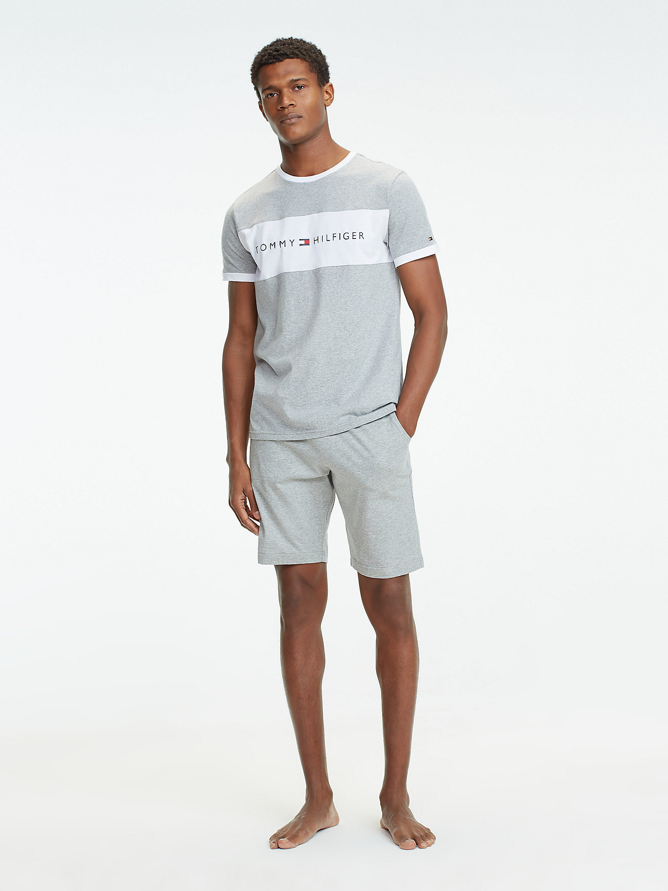 Tommy Hilfiger - kraťasové nohavice UM0UM01203 004 sivá