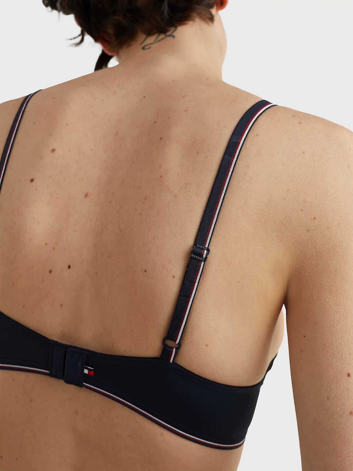 TOMMY HILFIGER podprsenka UWOUW04231 DW5  farba tmavomodrá