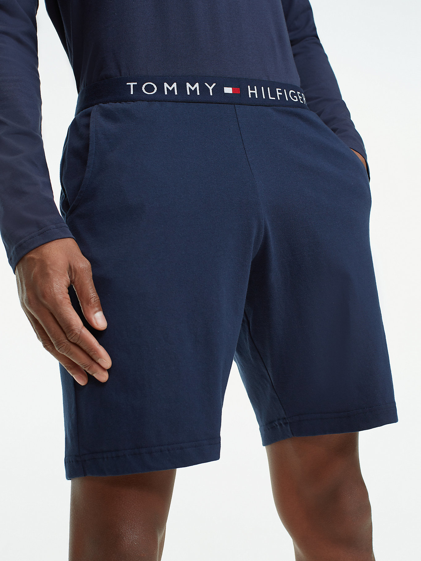 Tommy Hilfiger - kraťasové nohavice UM0UM01203 416 farba modrá