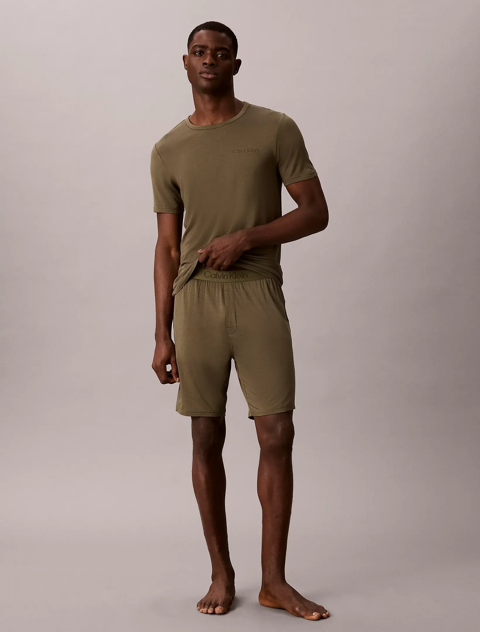 Calvin Klein - kraťasy  LV00NM2824 LI1 farba olivová