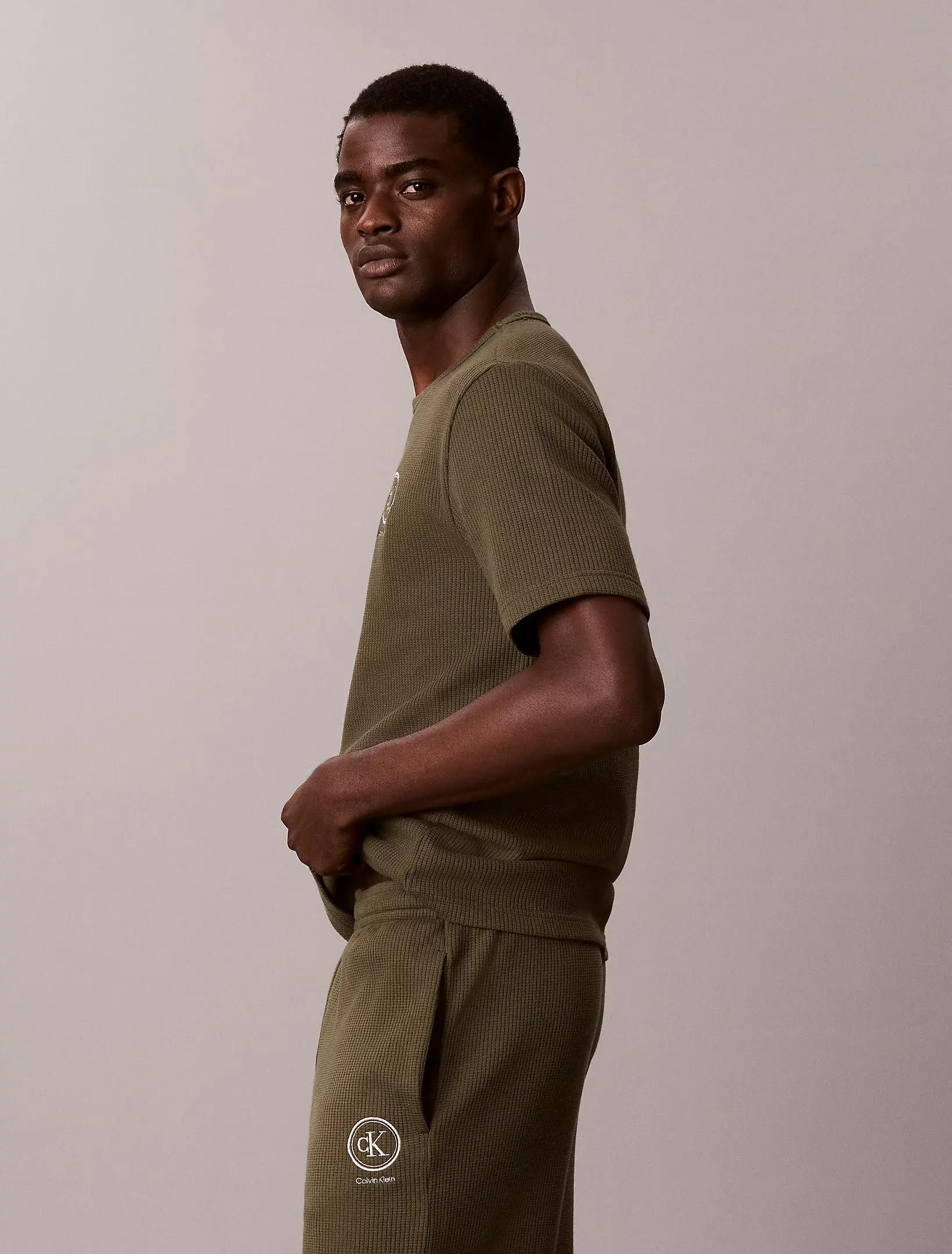 CALVIN KLEIN   pánske tričko LV00NM3057  LI1 farba olivová
